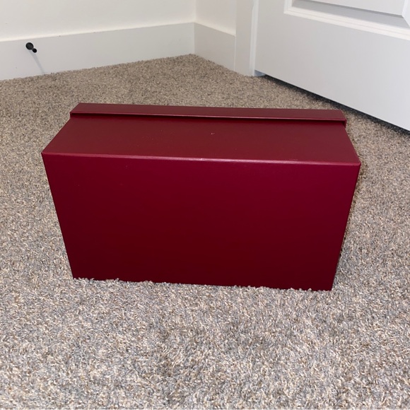 Gucci Gift Shoe Box with Wrapping Paper, Shoe Stuffing, Tags - Picture 6 of 7